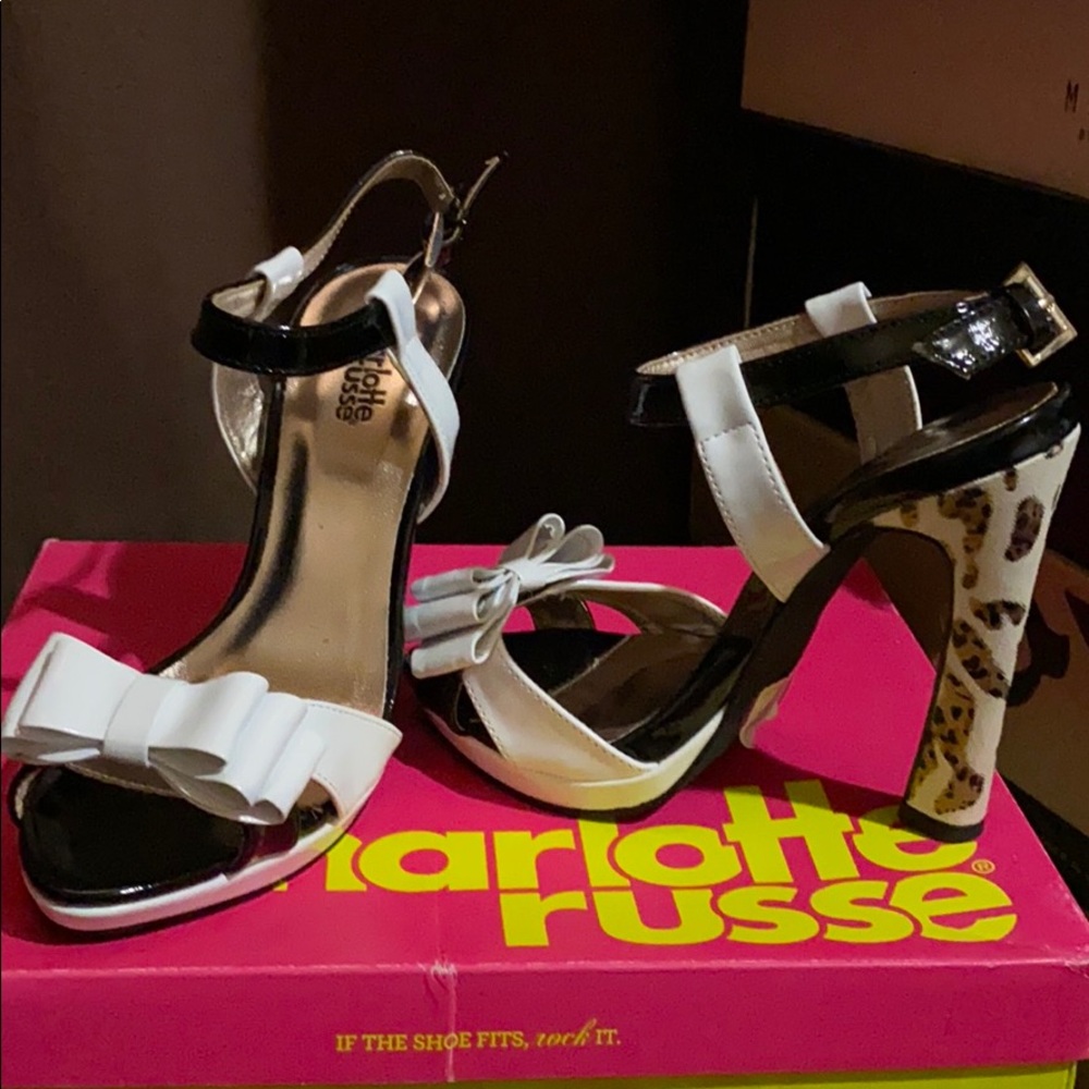 🤍HEELS ❤️ - Picture 3 of 5